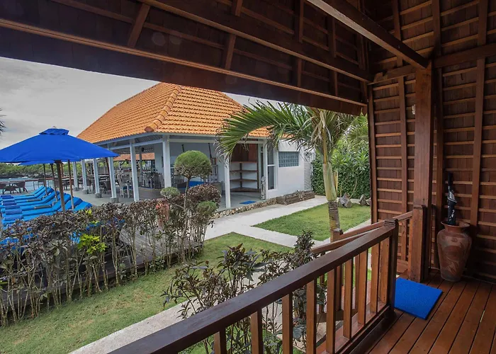 Water Blow Huts Holiday park Nusa Lembongan (Bali)
