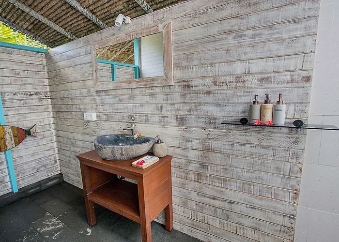 Holiday park Water Blow Huts Nusa Lembongan (Bali)