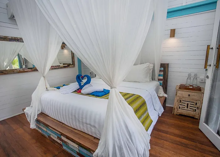 Holiday park Water Blow Huts Nusa Lembongan (Bali)